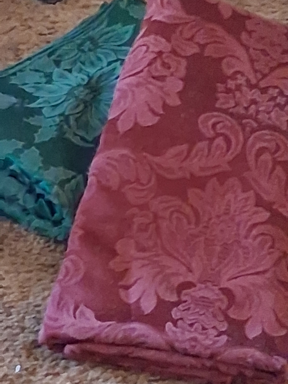 Damask Jacquard Throw Cloths in Rose and Green
